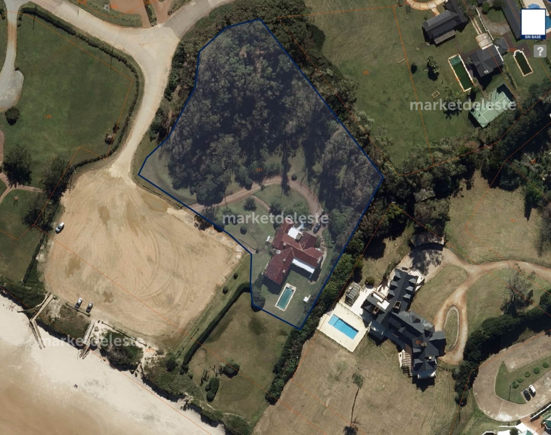 Property main image